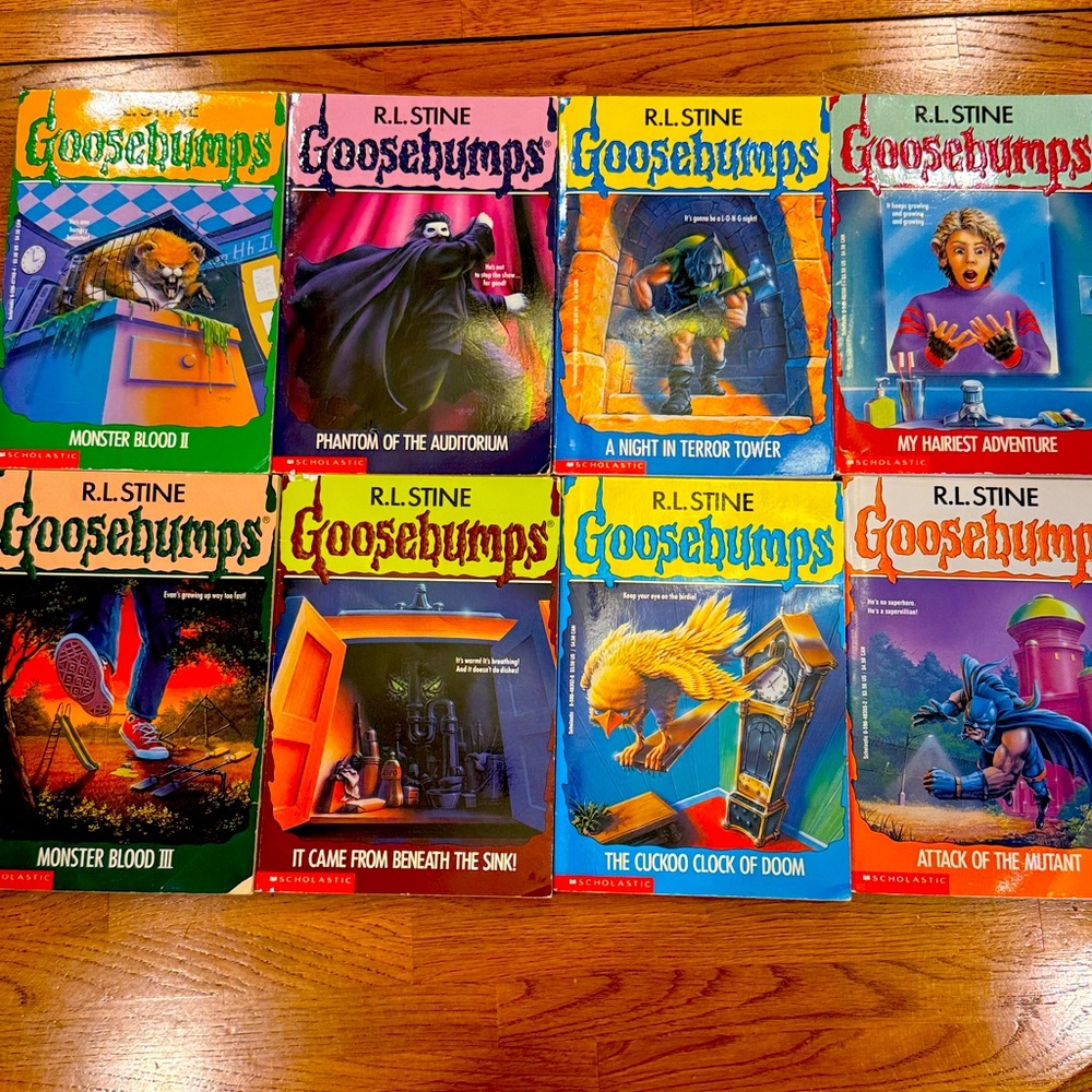 Lot of 8 Vintage Goosebumps Books